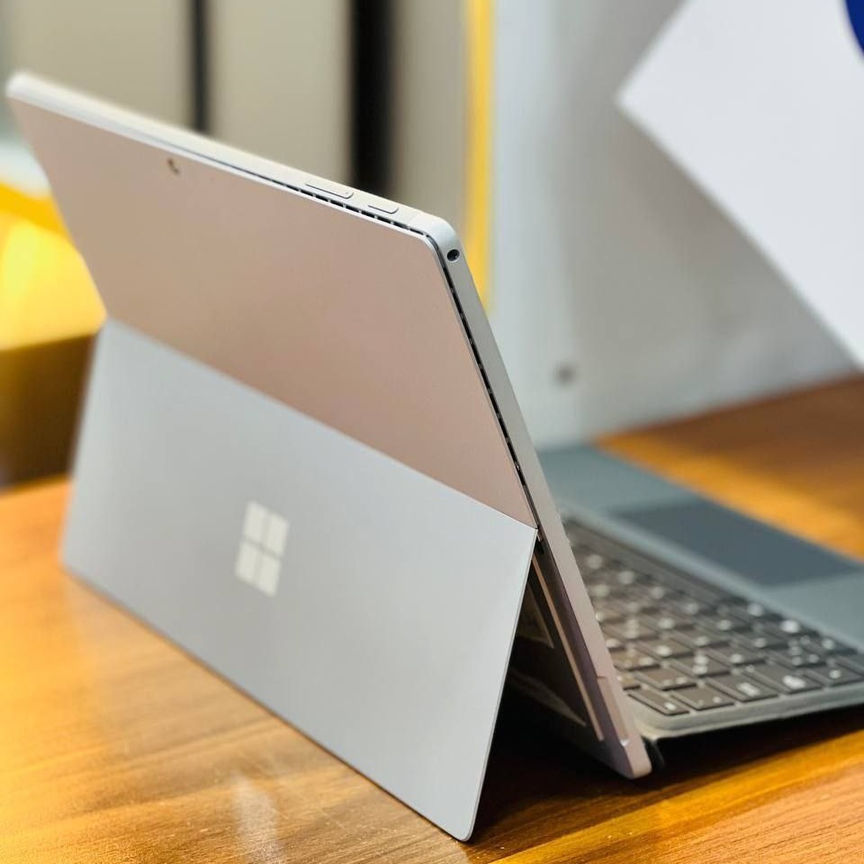 مشخصات، قیمت و خرید لپ تاپ استوک 12.3 اینچی مایکروسافت مدل Microsoft Surface Pro 7 i7 1065G7 16GB 256GB Intel Iris Plus