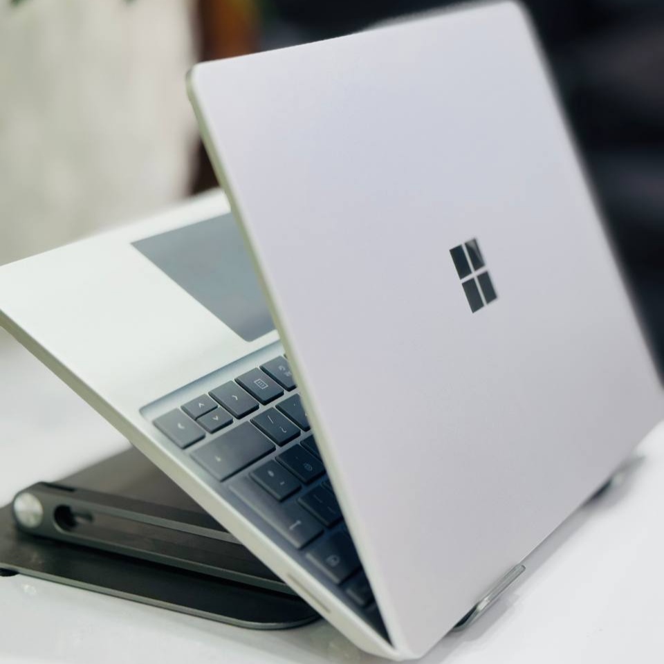 مشخصات، قیمت و خرید لپ تاپ استوک 12.4 اینچی مایکروسافت مدل Microsoft Surface Laptop Go i5 1035G1 16GB 512GB Intel UHD