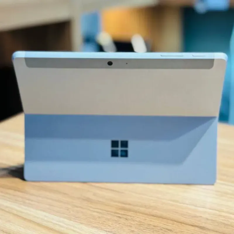 مشخصات، قیمت و خرید لپ تاپ استوک 10.5 اینچی مایکروسافت مدل Microsoft Surface Go 2 M3 8100Y 8GB 128GB Intel UHD