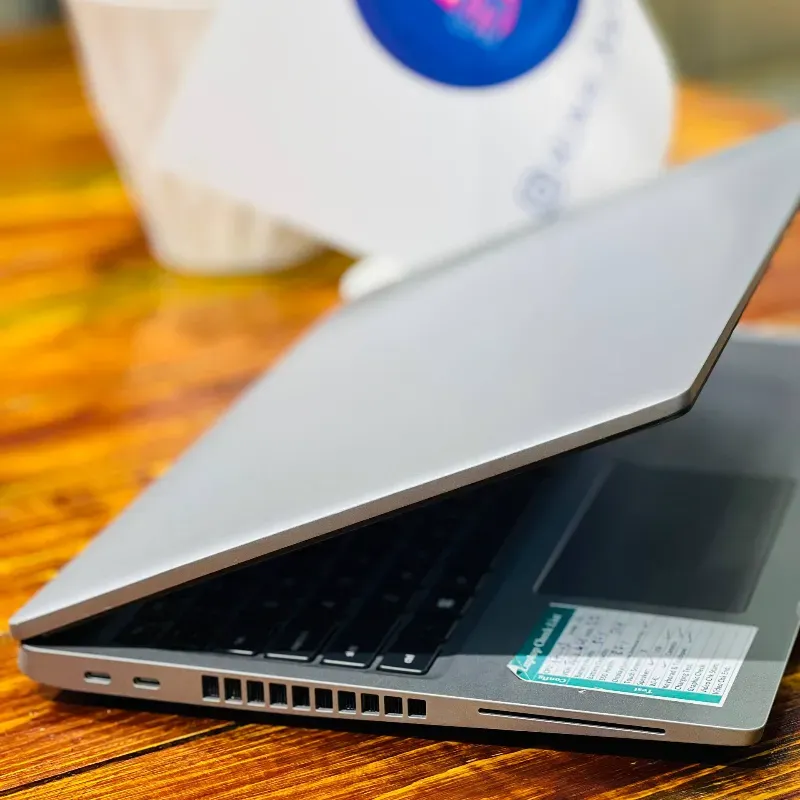 مشخصات، قیمت و خرید لپ تاپ استوک 15.6 اینچی دل مدل Dell Precision 3570 i7 1265U 16GB 512GB T550