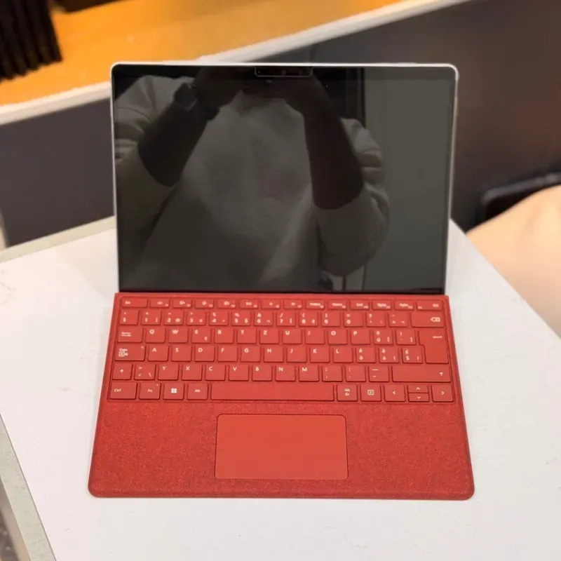 مشخصات، قیمت و خرید لپ تاپ استوک 13 اینچی مایکروسافت مدل Microsoft Surface Pro 8 i7 1185G7 16GB 256GB Intel Iris Xe Sim