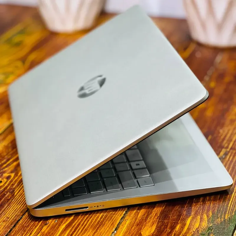 مشخصات، قیمت و خرید لپ تاپ استوک 14.1 اینچی اچ پی مدل HP Laptop 14S R3 4300U 8GB 256GB AMD Radeon