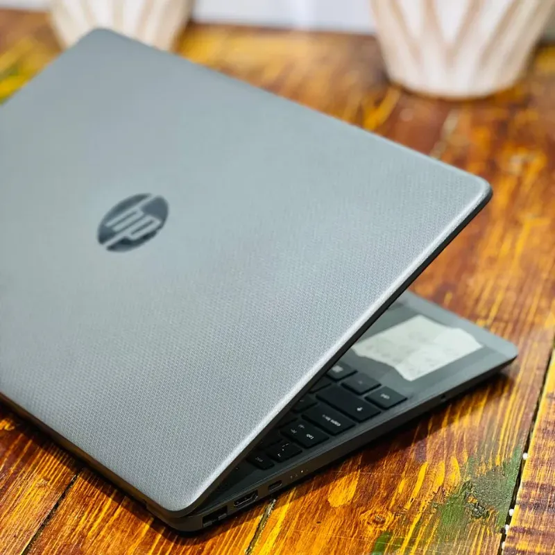 مشخصات، قیمت و خرید لپ تاپ استوک 15.6 اینچی اچ پی مدل HP 255 G9 R7 5825U 16GB 512GB AMD Radeon