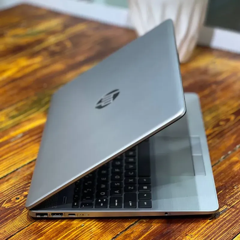 مشخصات، قیمت و خرید لپ تاپ استوک 15.6 اینچی اچ پی مدل HP 255 G9 R5 5625U 8GB 512GB AMD Radeon